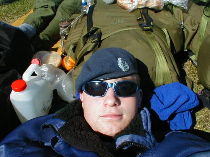 Jonas vilar i solen